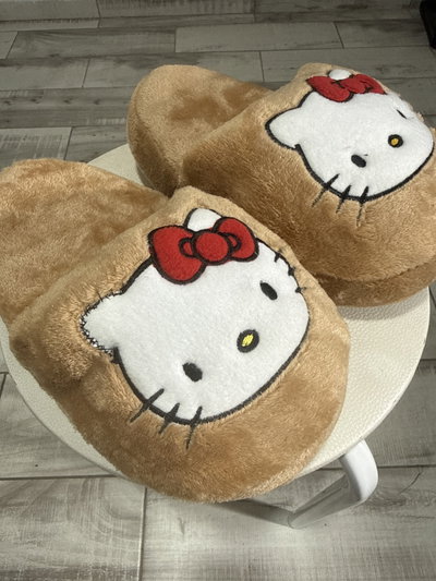 PANTUFLON KITTY PREMIUM– Outlet