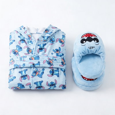 Set bata toalla + Pantuflon premium a Juego STITCH (Diseños Exclusivos PC)