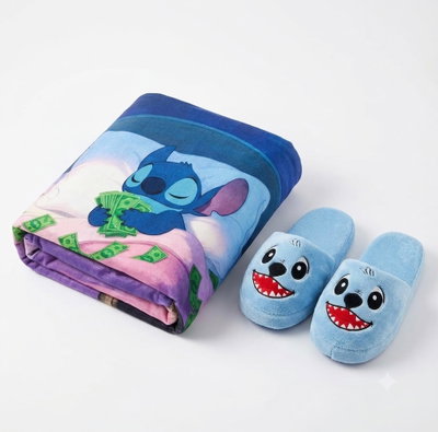 Set Manta Soft Premium + Pantuflas a Juego STITCH MONEY  (Diseños Exclusivos PC)