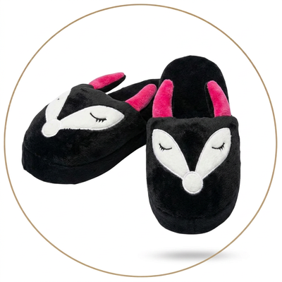 Pantuflon animado premium Zorrito negro