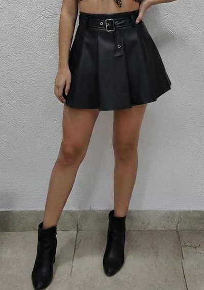 Short Pollera engomado