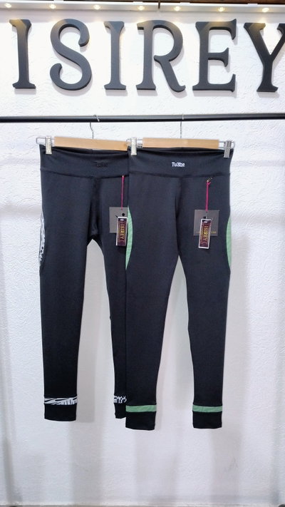 CALZA DE LYCRA CON ESTAMPA