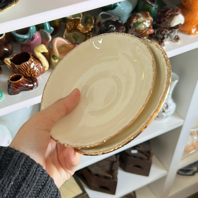 Dúo de platos de café (se venden juntos)