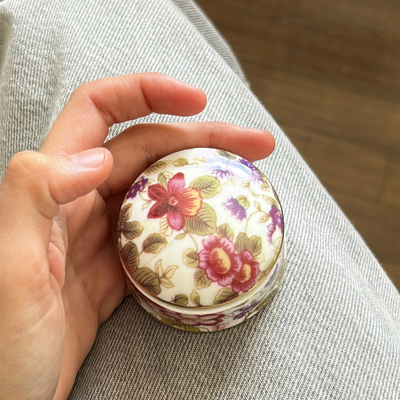 Alhajero de porcelana floral movible