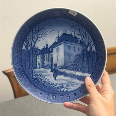 Plato danés  de colección 1975 Royal Copenhaguen The Queen s christmas residence