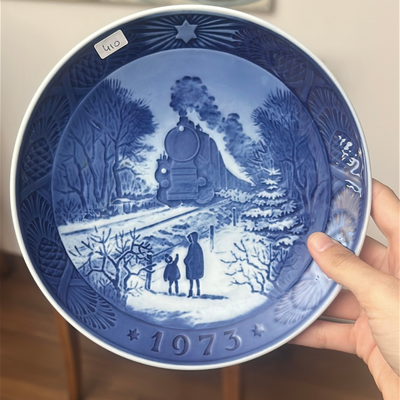 Plato danés de colección 1973 Royal Copenhaguen Going home for Christmas