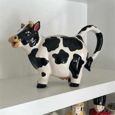 Tetera Blue Sky de porcelana modelo Vaca lechera