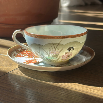 Taza de té japonesa cáscara de huevo pintada a mano con motivos de geisha y paisajes