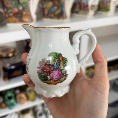 Lechera de porcelana japonesa 