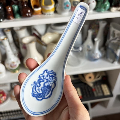 Cuchara de porcelana china 