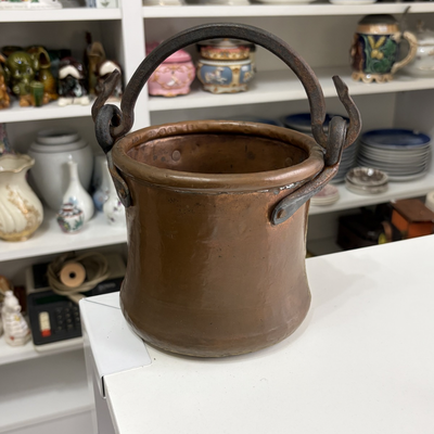 Olla de cobre con asa remachada 