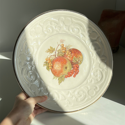 Plato de loza frutero