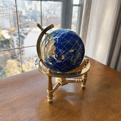 Globo terráqueo de lapislázuli