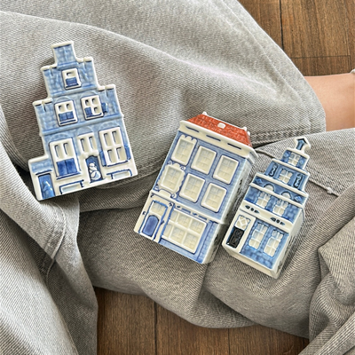 Trío de casas porcelana holandesas marca Royal Delft (precio individual)