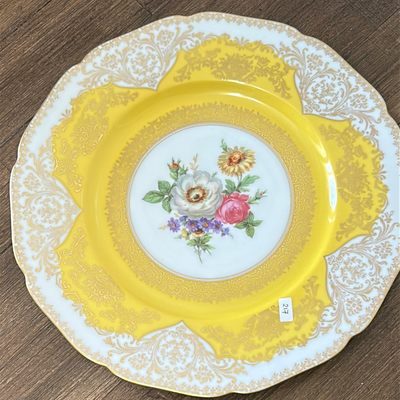 Plato de porcelana alemana decorativo 
