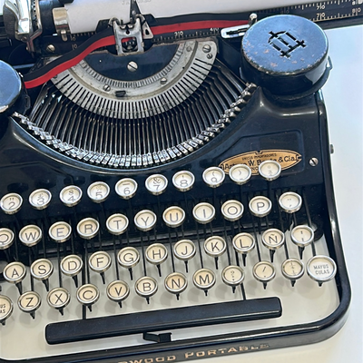 Máquina de escribir antigua Underwood (1920-30)