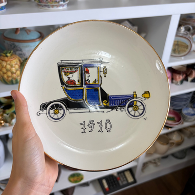 Plato francés de colección Gien France diametro 17cm, serie coches de epoca