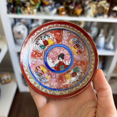 Plato miniatura japonés pintado a mano estilo Kutani