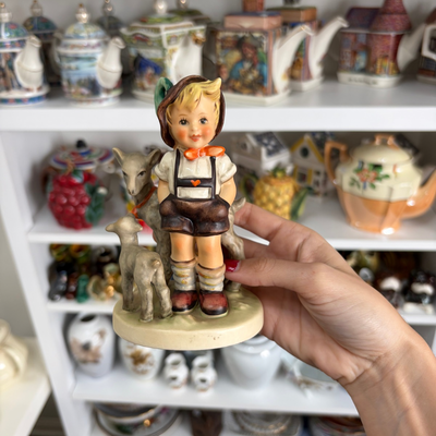Figura Goebel Little Goat Herder 