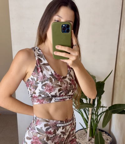 T o p • m a r i p o s a || flores rosas 