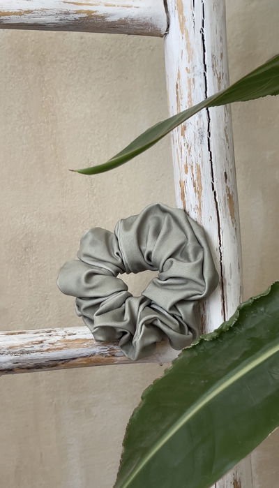 s c r u n c h i e • v e r d e 