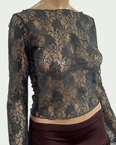 Top Encaje con Cuello Bote y Mangas Acampanadas