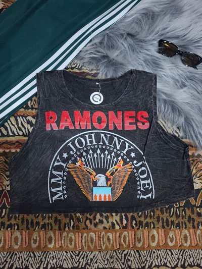 Pupera Musculosa Ramones Logo