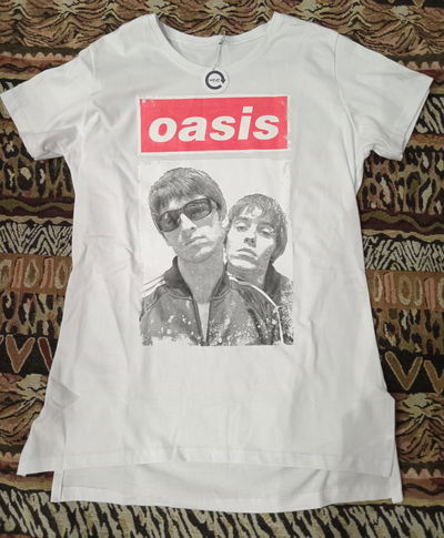Remera Clásica Oasis