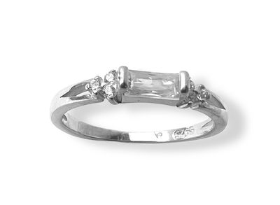 Anillo con Cubic
