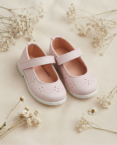 Zapatito rosa calado