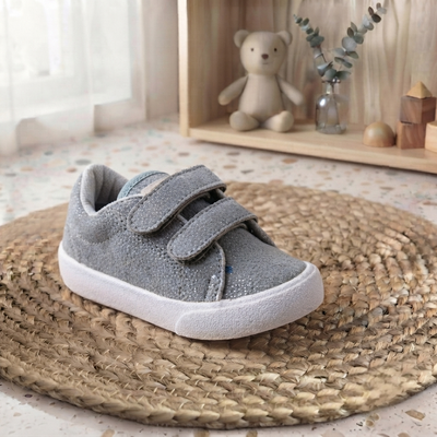 Zapa velcro gris brillante