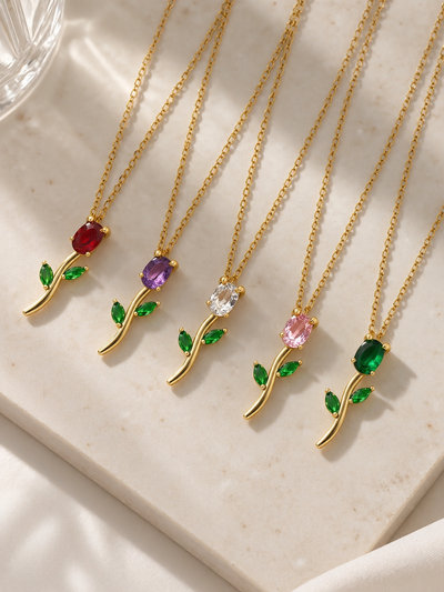 Collar dorado con dije de rosa