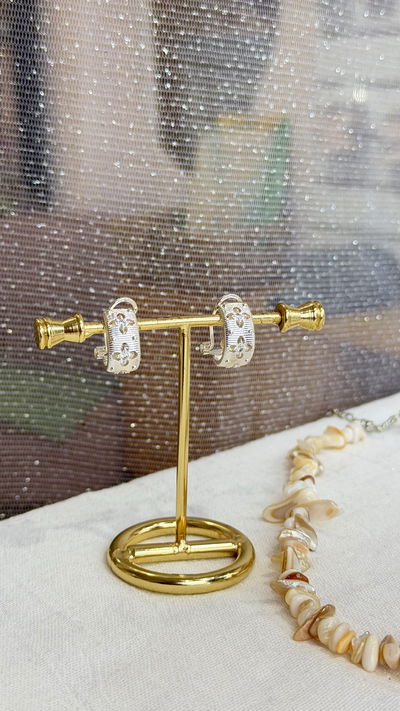 Semi argollas caladas 