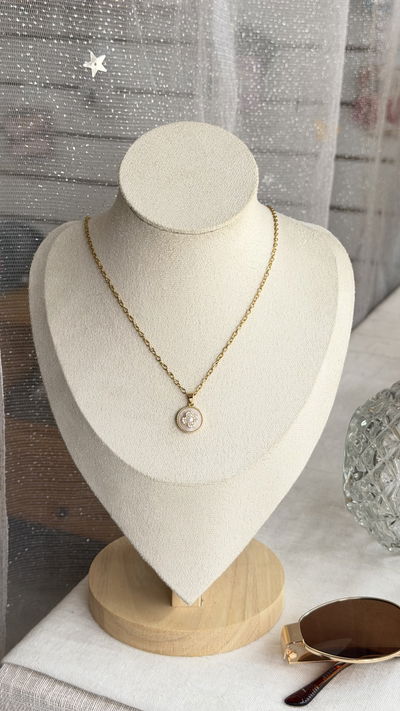 Collar trébol blanco 