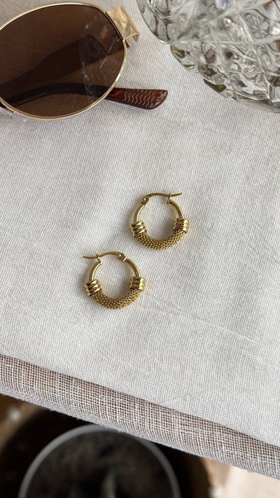 Argollas tejidas chicas 