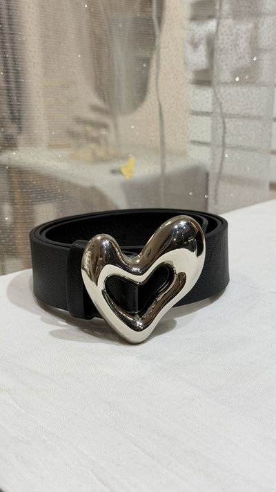 Cinto corazón calado 