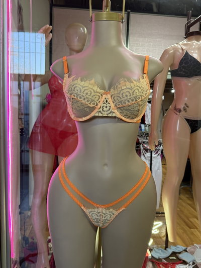 Conjunto naranja importado
