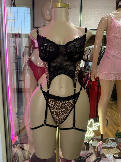 Set erótico arnés corset