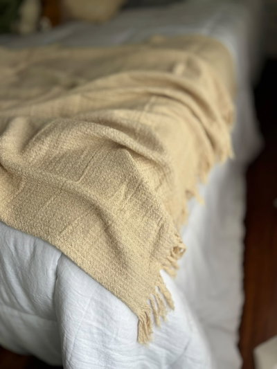 Pie de cama wafle c/flecos natural - 220 x 1