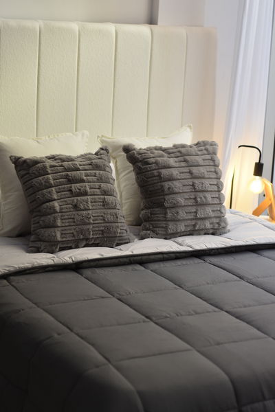 Acolchado reversible Gris