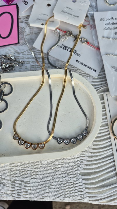 Collar corazones con strass