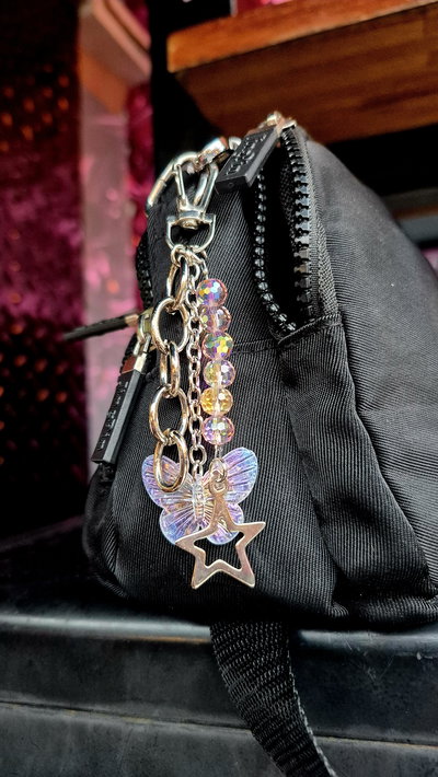 Llavero con cristales y cadena 