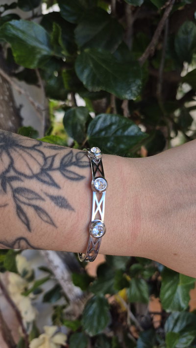 Esclava con brillos - acero quirúrgico 