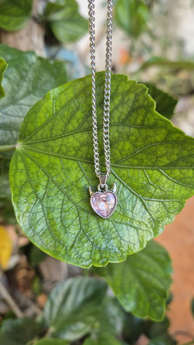 Collar corazón diablito 