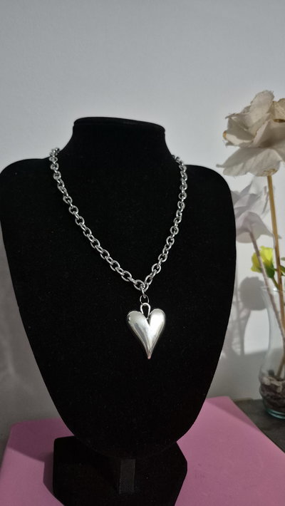 Collar con dije- cadena de acero quirúrgico 