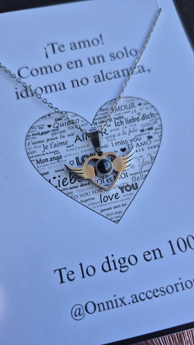 Collar dije corazon con alas, te amo en 100 idiomas 