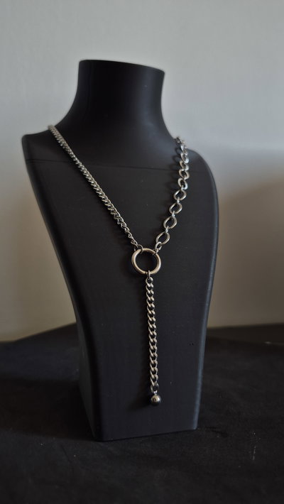 Corbatín Valkiria - Acero quirúrgico.&nbsp;