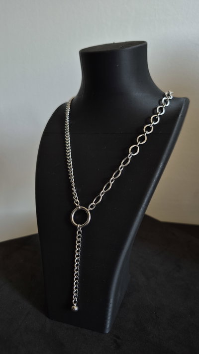 Corbatín Valkiria - Acero quirúrgico.&nbsp;