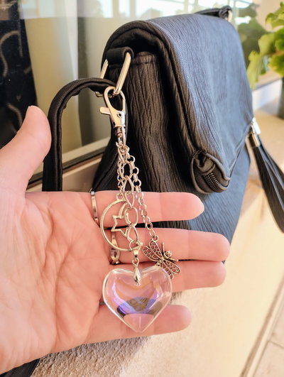 LLAVERO CON CORAZON DE VIDRIO 