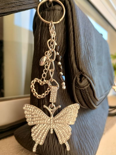 Llavero mariposa con strass 